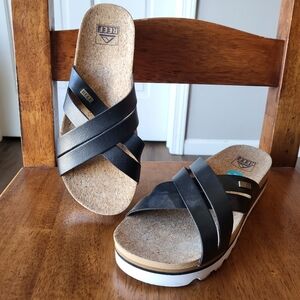 Reef Women's Black and Tan Sandals